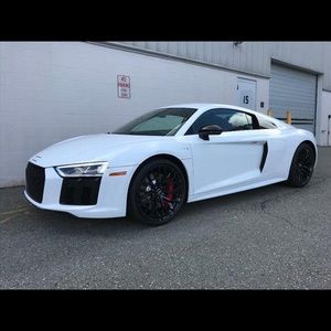 Meet your Posher, Demario